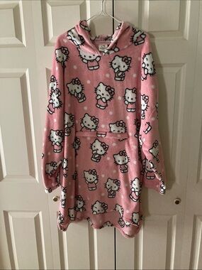 Sandrio Hello Kitty Hooded Lounger  Pink Plush fleece 2X folds into pillow